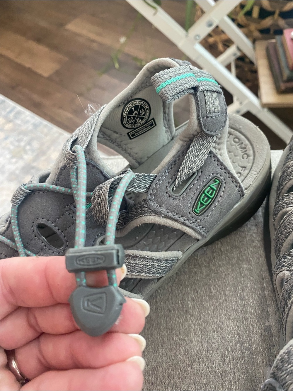 KEEN Women's Gray Sport Sandals with Teal Accents size 7 EXCELLENT CONDITION! - Picture 8 of 14